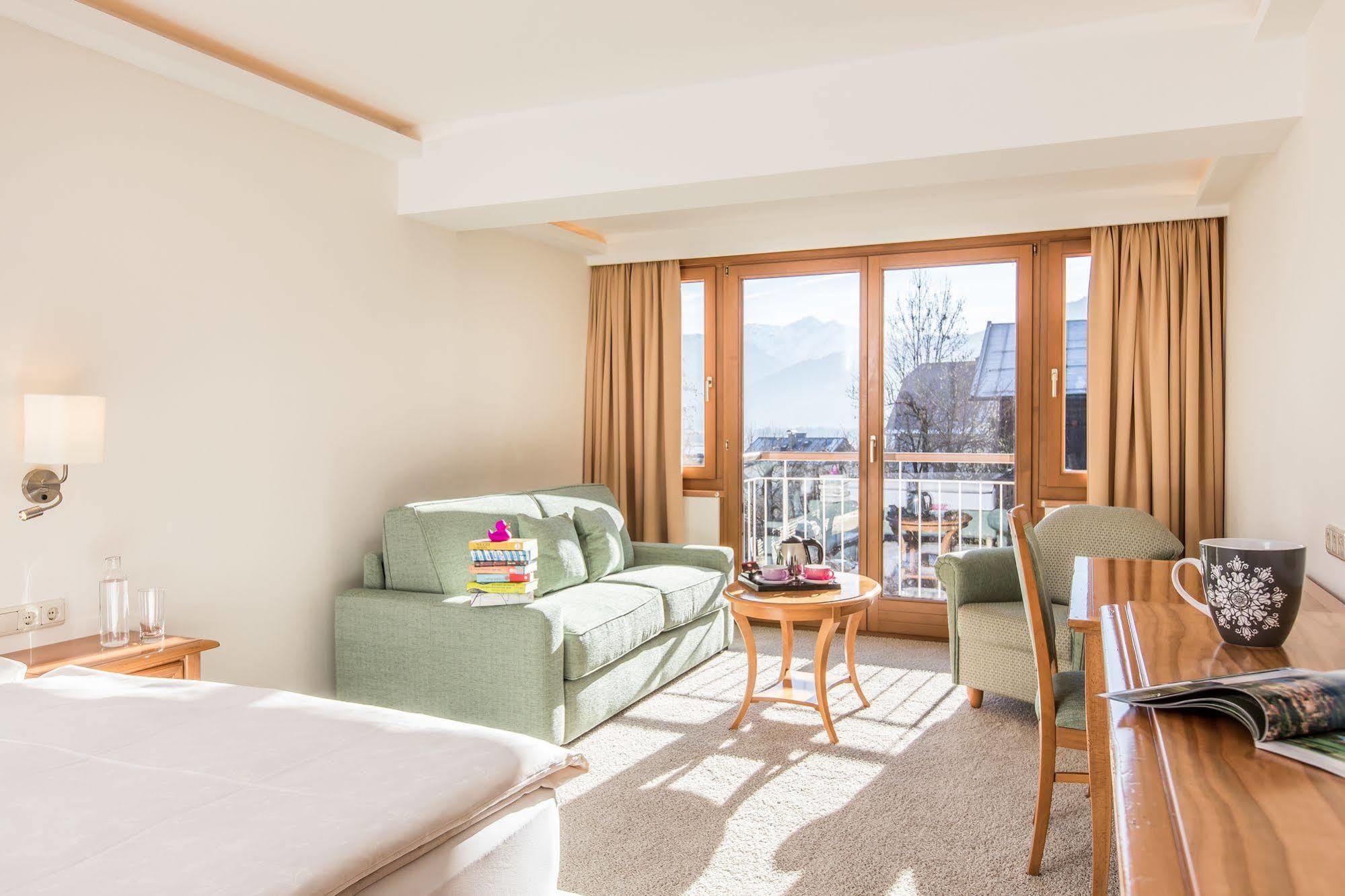 Alpin- Das Sporthotel - Ski In Ski Out Cityxpress, Summercard Included Zell am See Ngoại thất bức ảnh